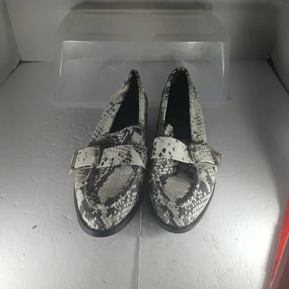 Bleecker & Bond Demi Loafers 6.5 Grey Snakeskin Buckle Flats Almond Toe